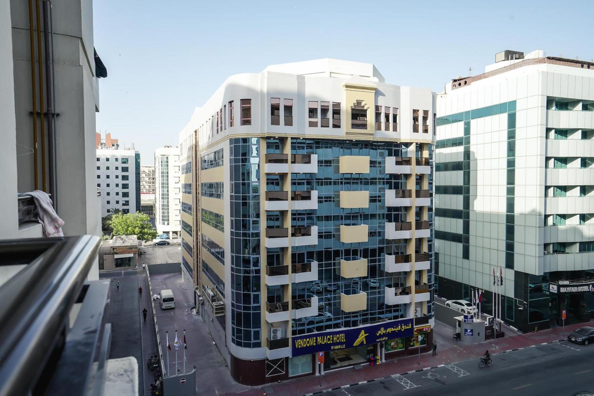 Vendome Plaza Hotel Дубай Экстерьер фото