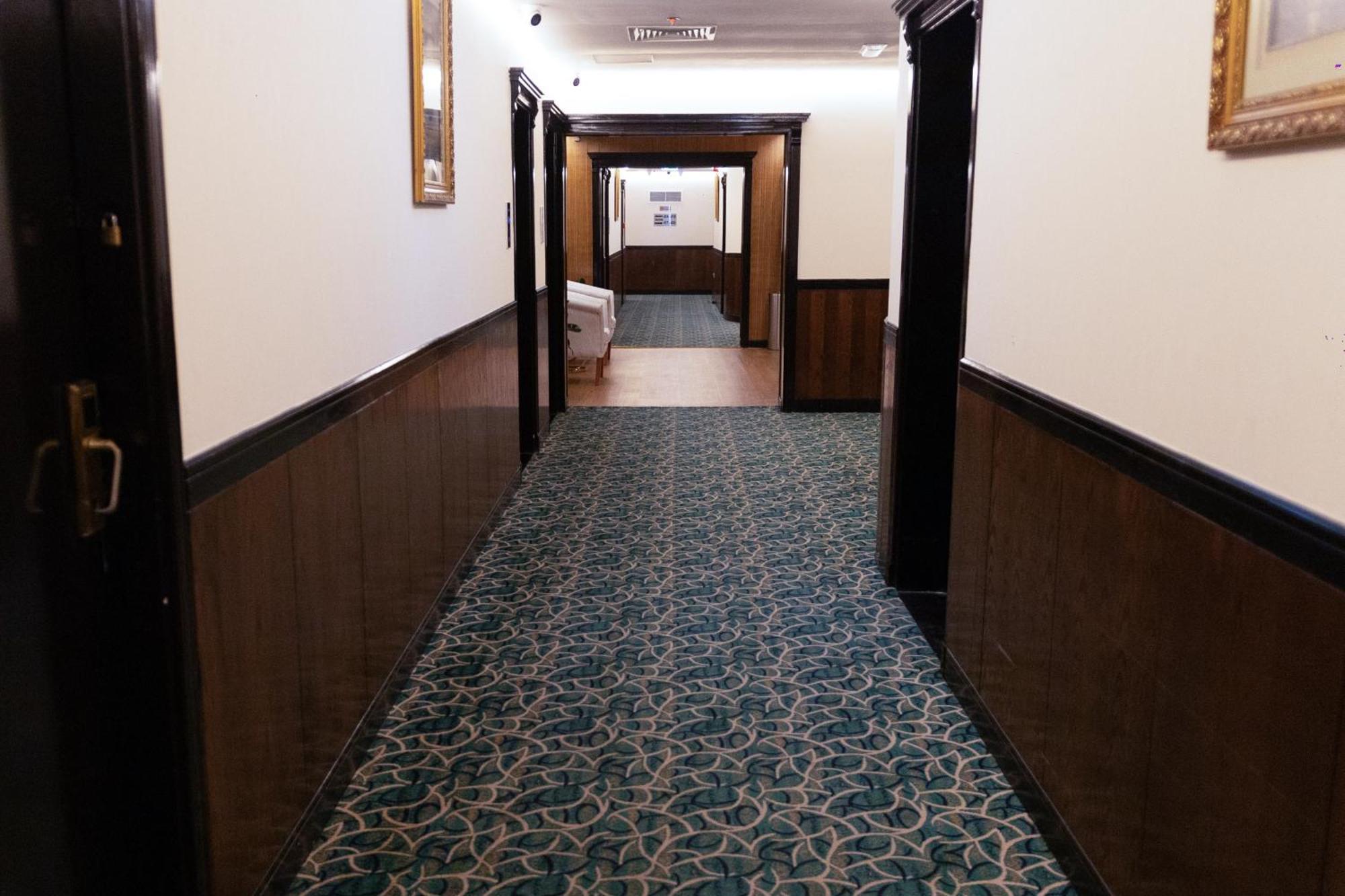 Vendome Plaza Hotel Дубай Экстерьер фото