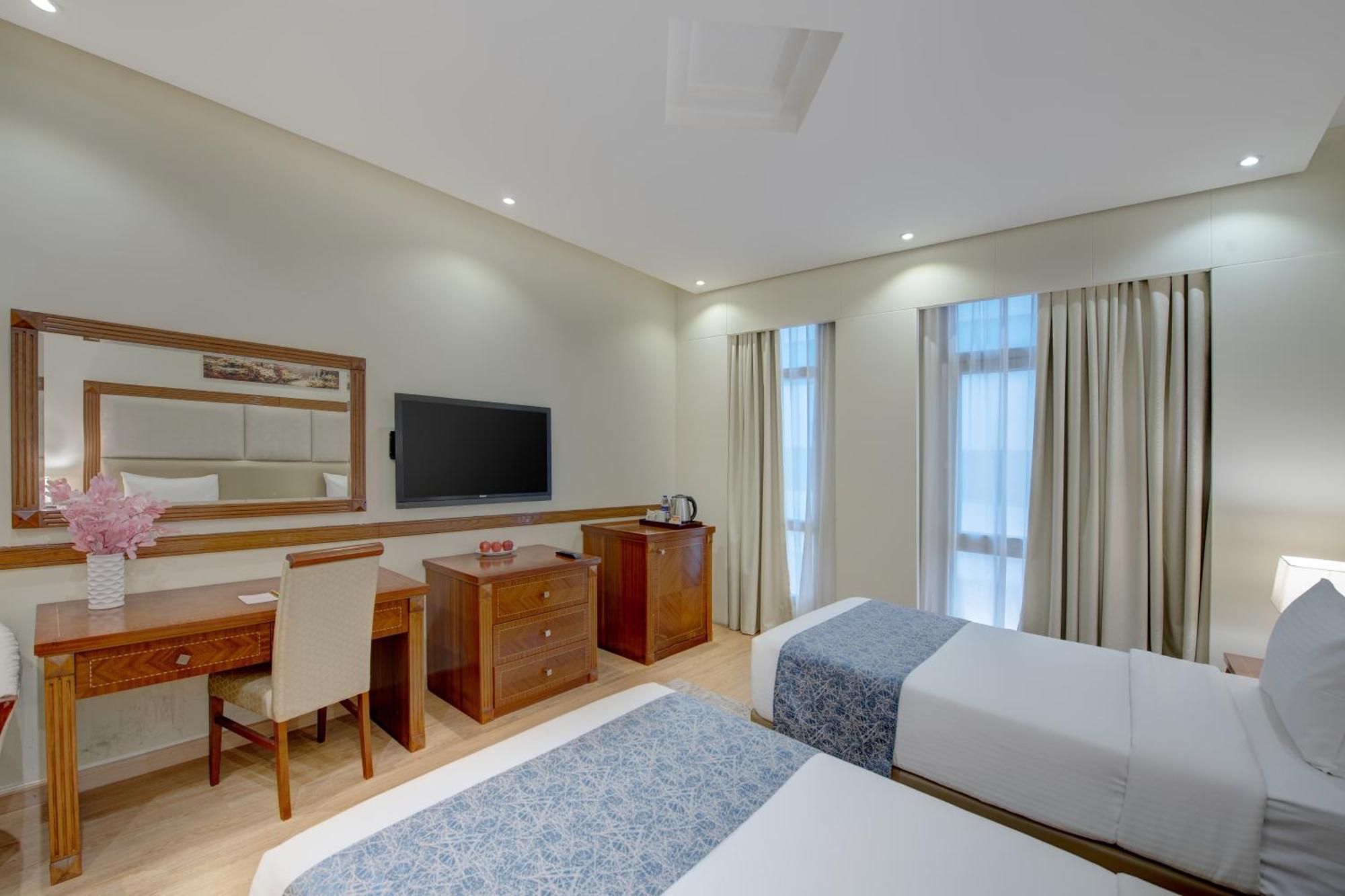 Vendome Plaza Hotel Дубай Экстерьер фото